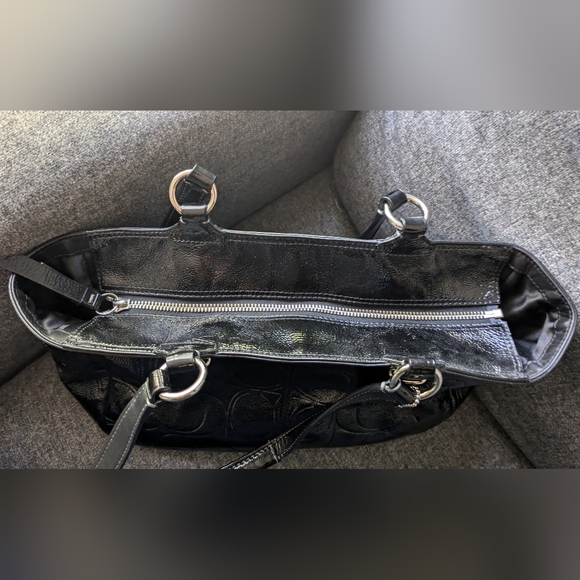 COACH GALLERY EMBOSSED PATENT LEATHER F19462. - Picture 11 of 12